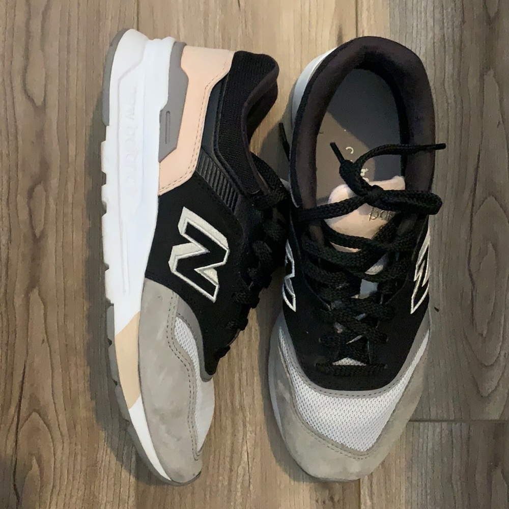 Like brand New New Balance sneakers
